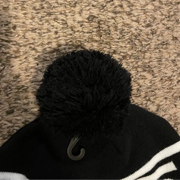 New Vans Pom Stocking/Beanie - Picture 3 of 6